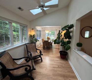 Pine Knoll Shores Villa | Pine Knoll Shores Vacation House- Private Beach Access-Family Friendly