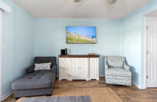 Pine Knoll Shores Apartment | Pine Knoll Townes 126 by Emerald Isle Realty