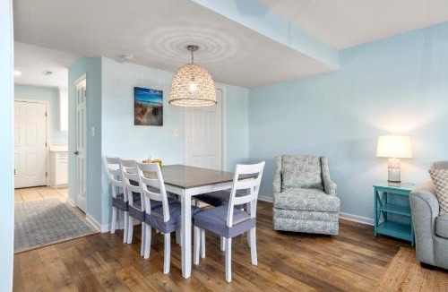 Pine Knoll Shores Apartment | Pine Knoll Townes 126 by Emerald Isle Realty