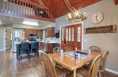 Munds Park Cabin | Pinecone Paradise Cozy cabin, outdoor activities, family fun!