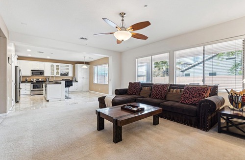 Westwing Mountain House | Pinnacle Breeze-Private Backyard-Mins to Six Flags