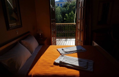 Symi House | Pinotsi Room 6- ground floor