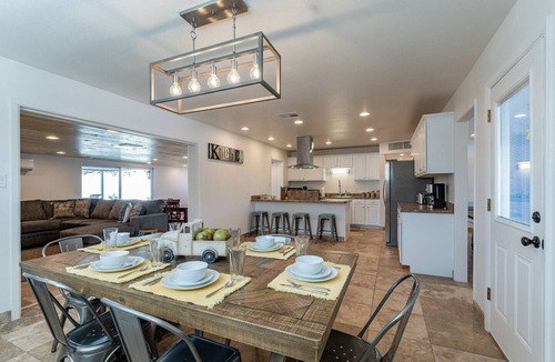 Papago Parkway House | Play on the putting green, and enjoy quality time at this amazing home