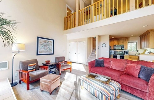 Elkhorn Village Condo | Pleasant condo with private washer/dryer