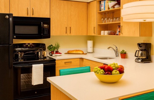 Flagstaff Hotel | Pleasant Stay, Convenient Location! Near Bushmaster Park, Pets are Allowed