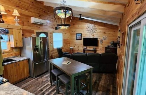 Frenchburg Cabin | Plum Crazy Cabin Red River Gorge