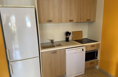 Solenzara Apartment | PMR 2/4 persons - Air conditioning - swimming pool - 100m from the beach