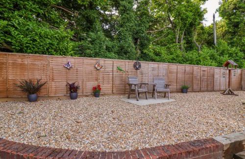 Bishopstone House | Poddington Cottage