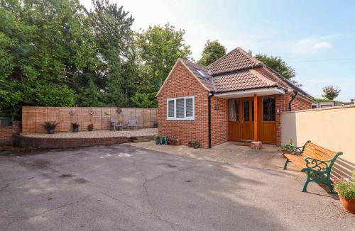 Bishopstone House | Poddington Cottage