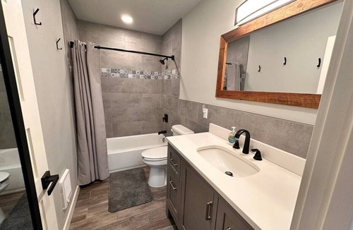 Moscow Apartment | Polk St. Flat