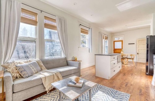 Uptown Apartment | Pomeroy