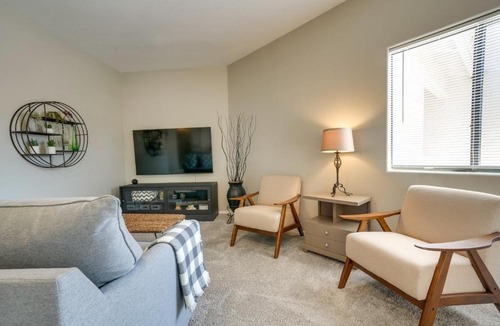 Greenway Palms House | Pool Access! 55 + Snowbird Retreat in Peoria