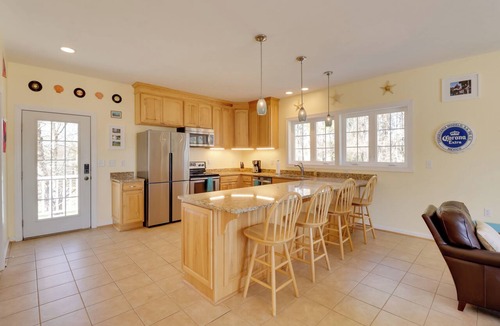 Foster House | Pool, Dock + Rooftop Views! Bohannon Getaway