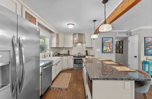 Southwest Village House | Pool & Sun Getaway | Steps to Entertainment, Dining & Local Hot Spots