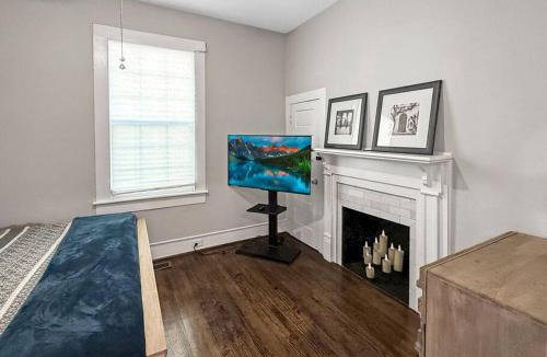 Wilmington House | Port City Bungalow - Experience Art, Historic Home, Walk DwTn Wilmington