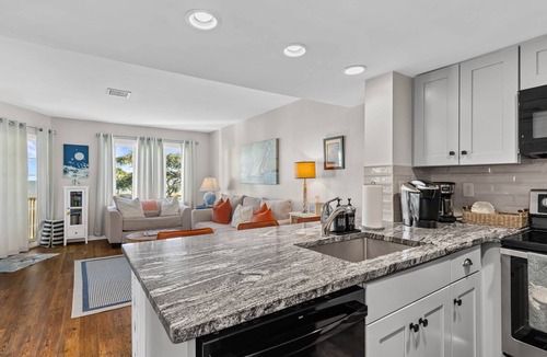 Isle of Palms Villa | Port O' Call D203 - Direct Ocean View! Beach!