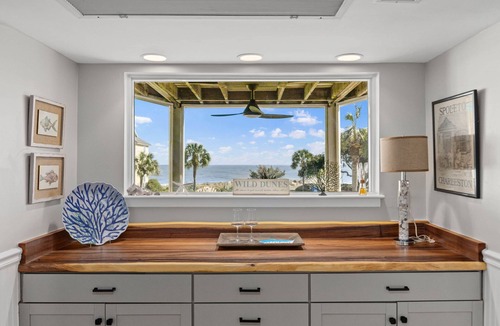 Isle of Palms Villa | Port O' Call D203 - Direct Ocean View! Beach!