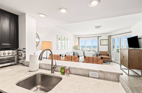Isle of Palms Villa | Port O' Call F102 - Oceanfront Oasis w/Walkout!