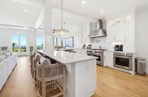 Isle of Palms House | Port of Call on Isle of Palms OCEAN FRONT, Pool, boardwalk, putting green