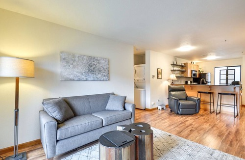Old Town Chinatown Condo | Portland Condo w/Hot Tub Access, Near Downtown!