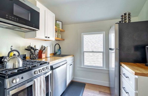 Uptown House | Portland Oasis - Stylish 4br Home in Nob Hill