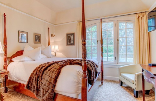 Irvington Bed & Breakfast | Portland's White House Bed & Breakfast - The Ulysses & Julia Room