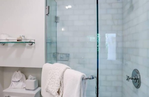 Irvington Bed & Breakfast | Portland's White House Bed & Breakfast - The James & Dolly Room