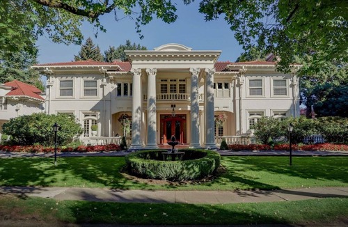 Irvington Bed & Breakfast | Portland's White House Bed & Breakfast - The James & Dolly Room