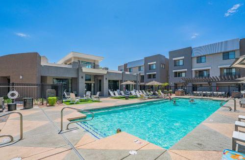 Glendale Sports and Entertainment District Apartment | Posh 1BD Walk to Westgate Pool Gym WD