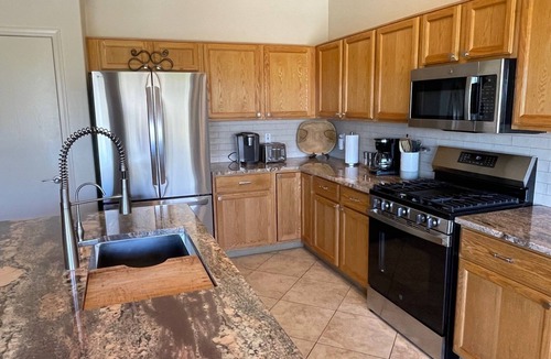 The Bluffs House | Premier Hikers, bikers paradise-Breathtaking view home with pool, spa & more