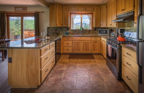 Foresta House | Premier Yosemite/Foresta home with views of Half Dome and El Cap from all rooms!