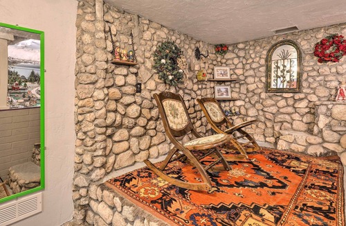 Prescott Villa | Prescott Hilltop Castle w/ Breathtaking Views