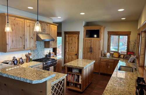 Coolin House | Priest Lake 150’ Waterfront Cabin! Sleeps 13