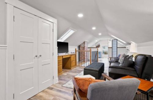 South Perry District House | Prime Perry Pad Pets Patio Peloton—All Here