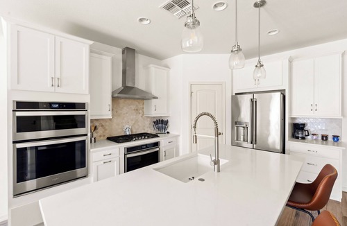 South Mountain House | Prime PHX - Mins f/Airport | 5BR | Ext Stay!