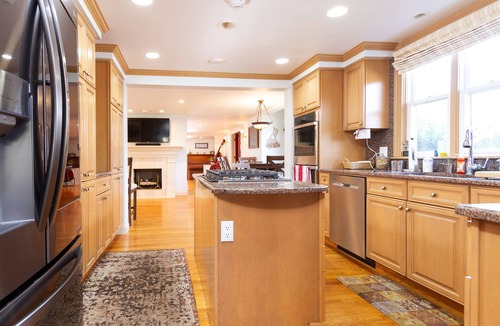 Saunderstown House | Privacy Abound with this Custom Sprawling Home on 6+ Acres - Central Air, Game Room and Beach Passes