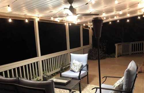 Hermitage Apartment | Private Basement Apartment on 7 Acres Minutes From Airport