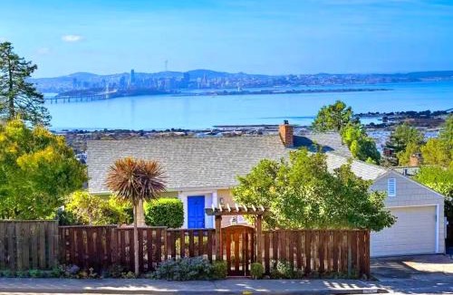 Berkeley Hills House | Private Berkeley Hills Studio Suite With Laundry