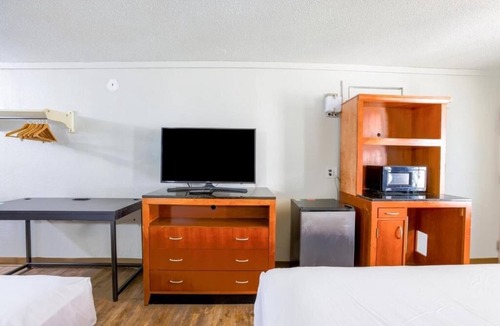 Richmond Hotel | Private Comforts in Hwy40 Richmond, Indiana Await by Restaurants and Parks