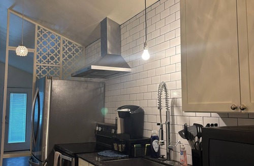 Tempe Apartment | Private Cottage - ASU - Free Shared Bikes - Pets OK