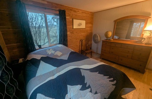 Viroqua House | Private, Cozy, Driftless 2BR Farmhouse on 80 acres, 2 miles from Viroqua, WI
