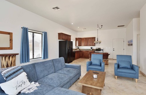 Wittmann House | Private Desert Casita with King Bed
