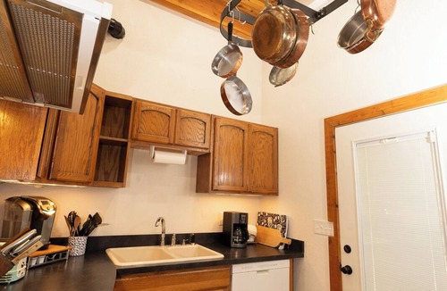 Blanchard Cabin | Private Forest Cabin Near Silverwood Theme Park - Sleeps 5