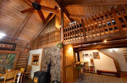 Blanchard House | Private Forest Lodge Near Silverwood Theme Park - Sleeps 10