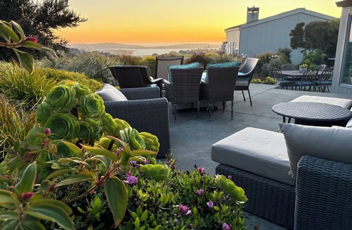 Bodega Bay House | Private-Full Views-14th Fairway-4.5Bedrooms-3 Baths-2900 sqft-Pool Table-Hot Tub