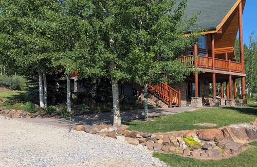 Thatcher Cabin | Private getaway near Bear Lake, ATV hike, cave tours, and kayaking, game room.