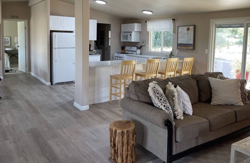 Creston House | Private Home on Olive Orchard
