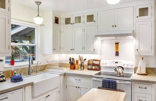 Cloverdale House | Private home w/creek access, stove, large yard, gas grill, firepit - dogs ok
