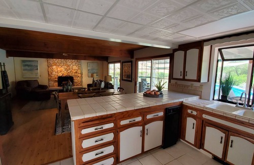Three Rivers House | Private house close to Sequoia National Park with pool and private river access