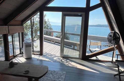 Somers Cabin | Private Island! Flathead Lake Island Chalet